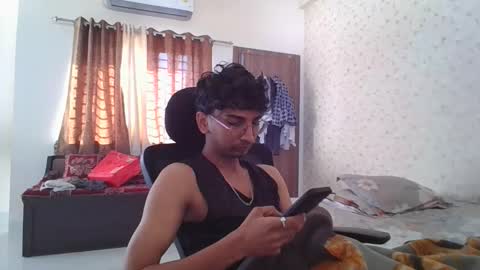 Snapshot of maskboyz2004 chatting on 11.07.25 Mask Boy online show from 11.07.25