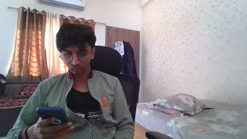 Snapshot of maskboyz2004 chatting on 11.14.25 Mask Boy online show from 11.14.25