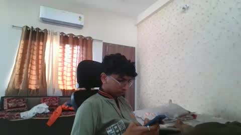 Snapshot of maskboyz2004 chatting on 11.29.25 Mask Boy online show from 11.29.25