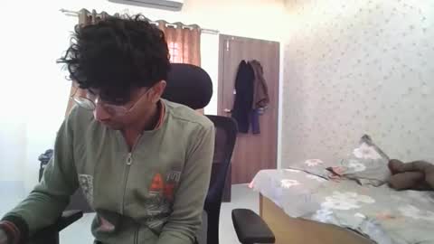 Mask Boy online show from 12.15.25