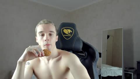 Snapshot of mason_warhol chatting on 12.05.24 Mason online show from 12.05.24