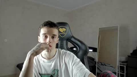 Snapshot of mason_warhol chatting on 03.04.25 Mason online show from 03.04.25