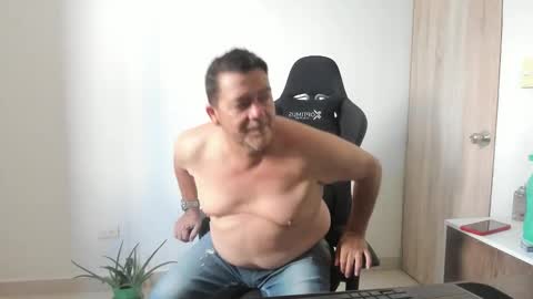 Snapshot of massimo_danger chatting on 10.15.25 massimo_danger online show from 10.15.25