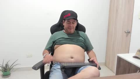 Snapshot of massimo_danger chatting on 11.02.25 massimo_danger online show from 11.02.25