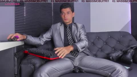 I am Massimo online show from 05.10.26