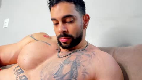 Snapshot of massimo_visconti chatting on 09.25.25 massimo online show from 09.25.25