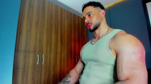 Snapshot of massimo_visconti chatting on 02.06.26 massimo online show from 02.06.26