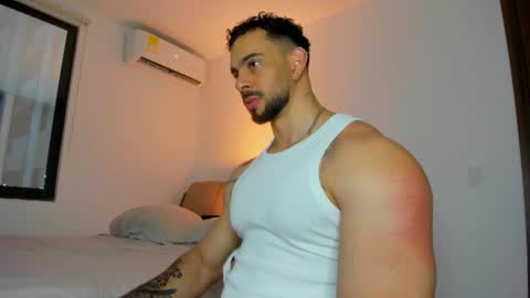 Snapshot of massimo_visconti chatting on 02.07.26 massimo online show from 02.07.26