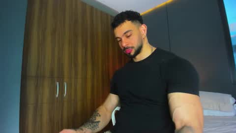 Snapshot of massimo_visconti chatting on 02.17.26 massimo online show from 02.17.26