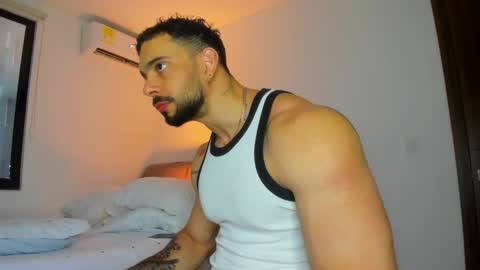 Snapshot of massimo_visconti chatting on 02.20.26 massimo online show from 02.20.26