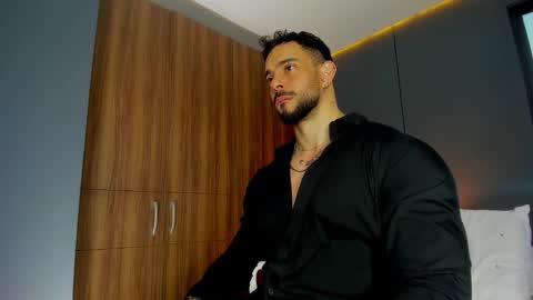 Snapshot of massimo_visconti chatting on 02.28.26 massimo online show from 02.28.26