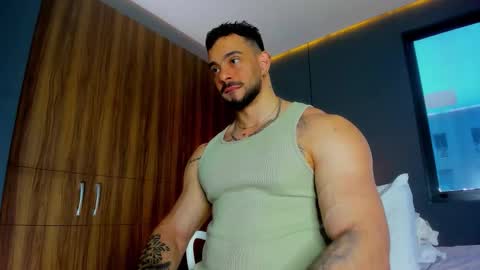 Snapshot of massimo_visconti chatting on 03.08.26 massimo online show from 03.08.26