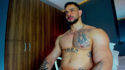 Snapshot of massimo_visconti chatting on 03.10.26 massimo online show from 03.10.26