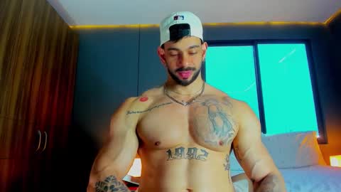 Snapshot of massimo_visconti chatting on 03.27.26 massimo online show from 03.27.26