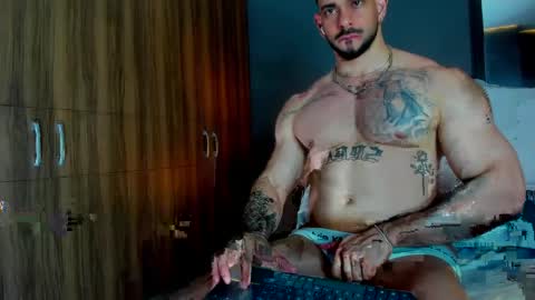 Snapshot of massimo_visconti chatting on 04.01.26 massimo online show from 04.01.26