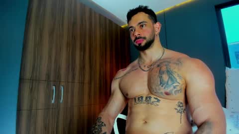 Snapshot of massimo_visconti chatting on 04.09.26 massimo online show from 04.09.26