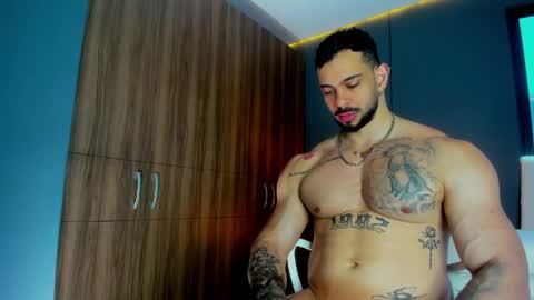 Snapshot of massimo_visconti chatting on 04.15.26 massimo online show from 04.15.26