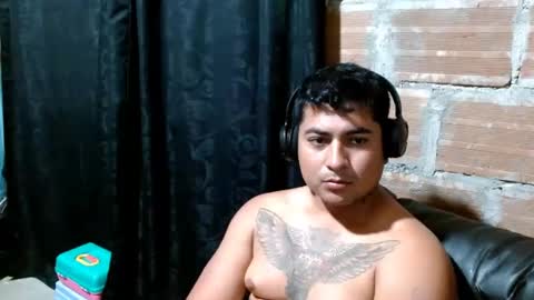 Snapshot of master_aron chatting on 11.18.25 master_aron online show from 11.18.25