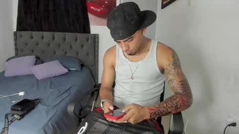 Snapshot of master_boy28 chatting on 05.27.26 master_boy28 online show from 05.27.26
