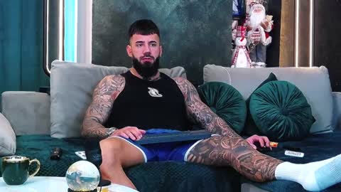 Snapshot of masterkingofmuscle chatting on 12.05.24 masterkingofmuscle online show from 12.05.24