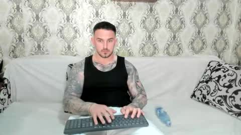 Snapshot of mastermusclejon chatting on 04.09.26 Jon online show from 04.09.26