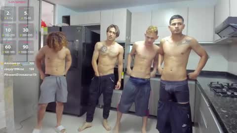 Snapshot of masters_sexx chatting on 02.11.25 Team Cris Darwin- Fernando- Stiven- David online show from 02.11.25