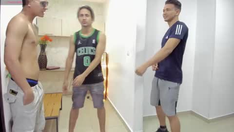 Snapshot of masters_sexx chatting on 02.15.25 Team Cris Darwin- Fernando- Stiven- David online show from 02.15.25