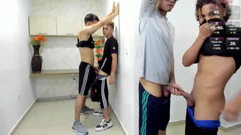 Snapshot of masters_sexx chatting on 02.22.25 Team Cris Darwin- Fernando- Stiven- David online show from 02.22.25