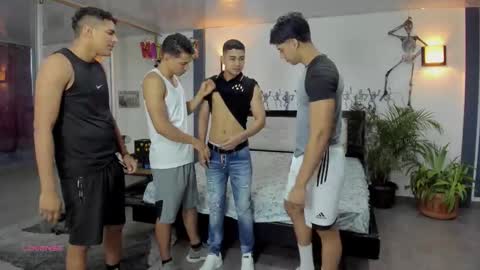 Snapshot of masters_sexx chatting on 10.13.25 Team Cris Darwin- Fernando- Stiven- David online show from 10.13.25