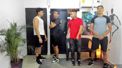 Snapshot of masters_sexx chatting on 10.20.25 Team Cris Darwin- Fernando- Stiven- David online show from 10.20.25