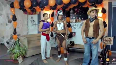 Snapshot of masters_sexx chatting on 10.30.25 Team Cris Darwin- Fernando- Stiven- David online show from 10.30.25