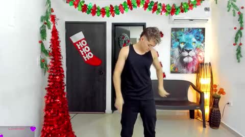 Snapshot of masters_sexx chatting on 11.28.25 Team Cris Darwin- Fernando- Stiven- David online show from 11.28.25