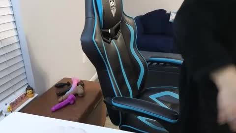 Snapshot of masturbatemom chatting on 02.17.26 MasturbateMom online show from 02.17.26