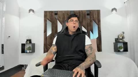 mateo_dilucajs1 online show from 10.17.25