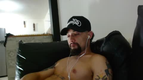 STRURIBE ON INSTAGRAM online show from 01.26.25