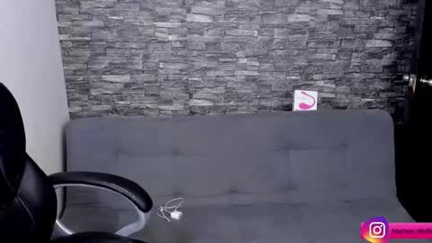 Mathew Independent model online show from 09.13.25