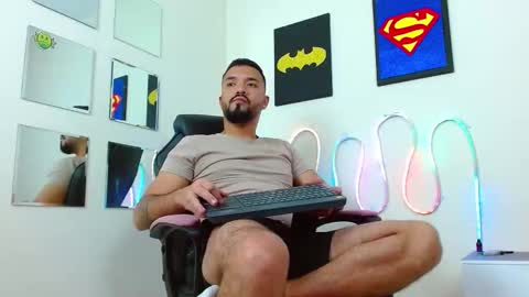 Snapshot of mathewhot3 chatting on 11.26.25 mathewhot3 online show from 11.26.25