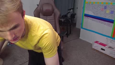 Snapshot of mattcashxxx chatting on 12.18.24 Matt Cash online show from 12.18.24