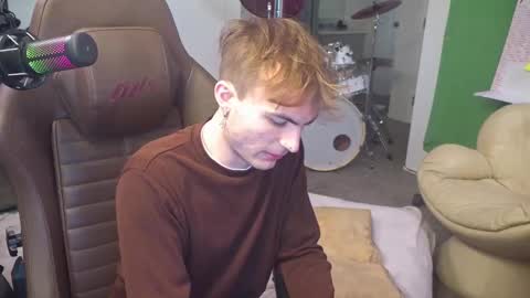 Snapshot of mattcashxxx chatting on 09.21.25 Matt Cash online show from 09.21.25