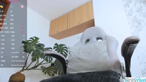 Mateo online show from 03.11.25