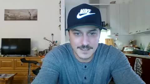 Snapshot of matteushh87 chatting on 02.17.25 matteushh87 online show from 02.17.25