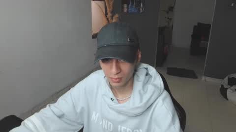 mattias     online show from 02.04.25