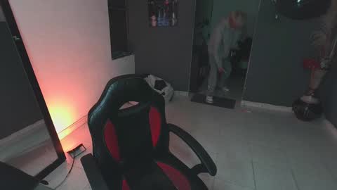 mattias     online show from 03.06.25