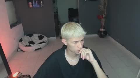 mattias     online show from 03.11.25