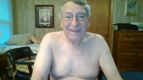 Snapshot of maturecouple1954 chatting on 01.25.25 SXECPL55 at G mail Dot Com online show from 01.25.25