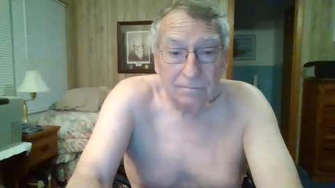 Snapshot of maturecouple1954 chatting on 01.29.25 SXECPL55 at G mail Dot Com online show from 01.29.25