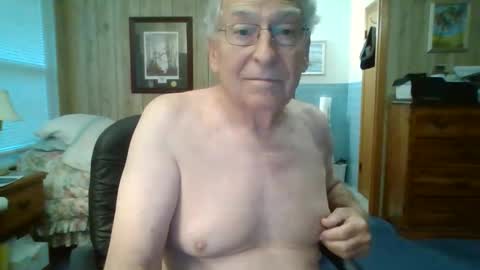 Snapshot of maturecouple1954 chatting on 03.13.26 SXECPL55 at G mail Dot Com online show from 03.13.26