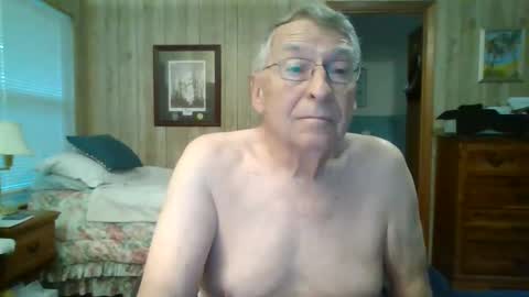 Snapshot of maturecouple1954 chatting on 03.24.26 SXECPL55 at G mail Dot Com online show from 03.24.26