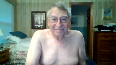Snapshot of maturecouple1954 chatting on 04.01.26 SXECPL55 at G mail Dot Com online show from 04.01.26