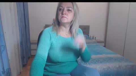 Snapshot of maturediana chatting on 10.06.25 maturediana online show from 10.06.25